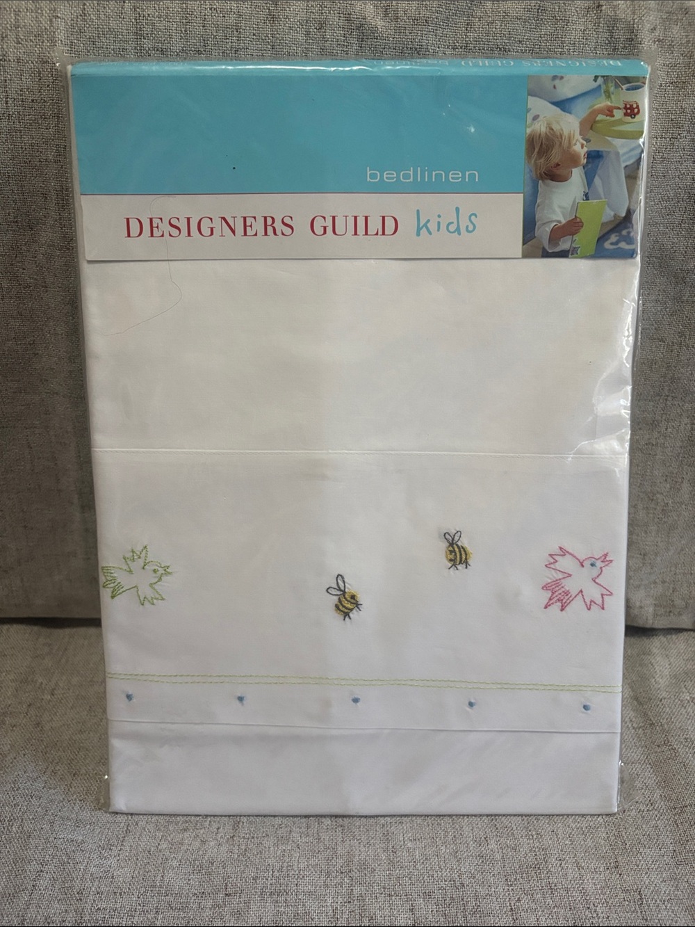 Designers Guild Kids White Cotton Embroidered Bee Full Size Flat Sheet NWOT